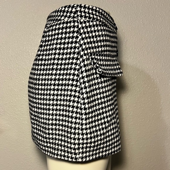 Forever 21 black and white checkered button up skirt women in a size small. - Picture 6 of 14